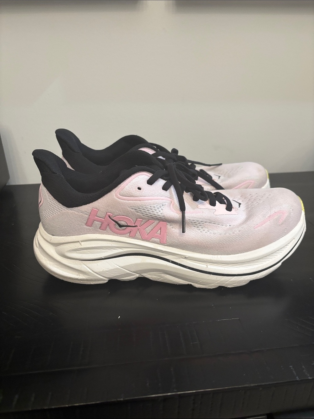 Hoka sneakers - Picture 2 of 6